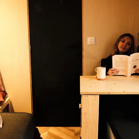 La Tiny House Et La De L'ouchette Lodge *