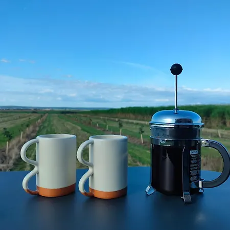 La Tiny House Et La De L'ouchette Lodge